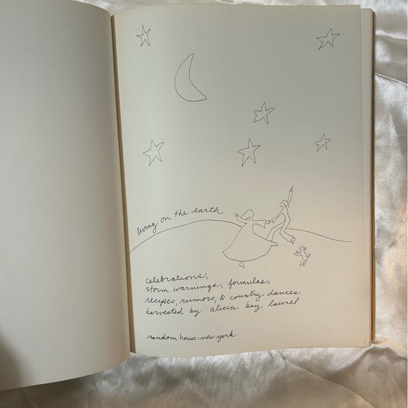 Vintage Living on the Earth - Picture 4 of 9